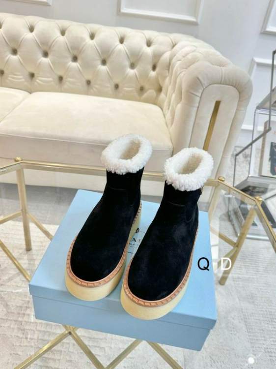 Picture of Prada Shoes _SKUPradasz35-40GDT100518869